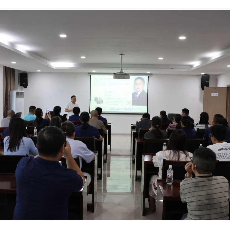 重庆港工会举办心理健康知识讲座助力职工守护家庭与心灵健康