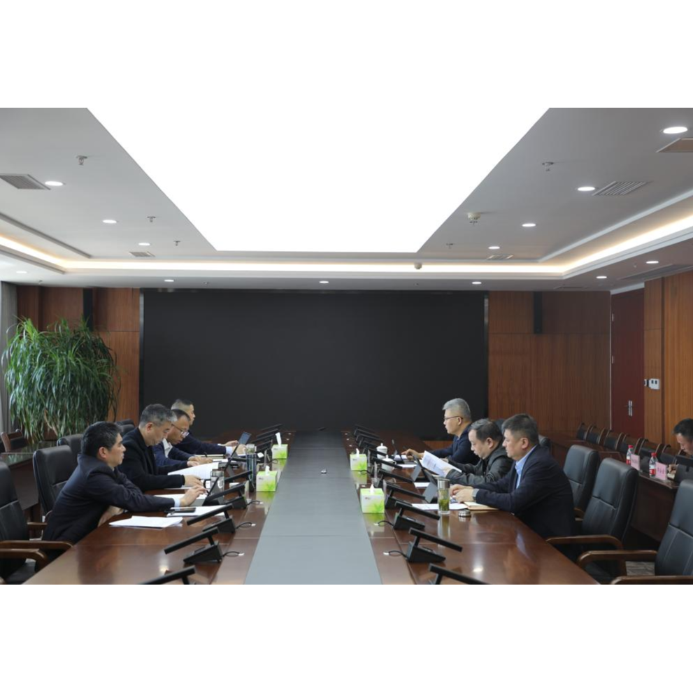 重庆港党委召开专题会议研究部署开展深入贯彻中央八项规定精神学习教育工作