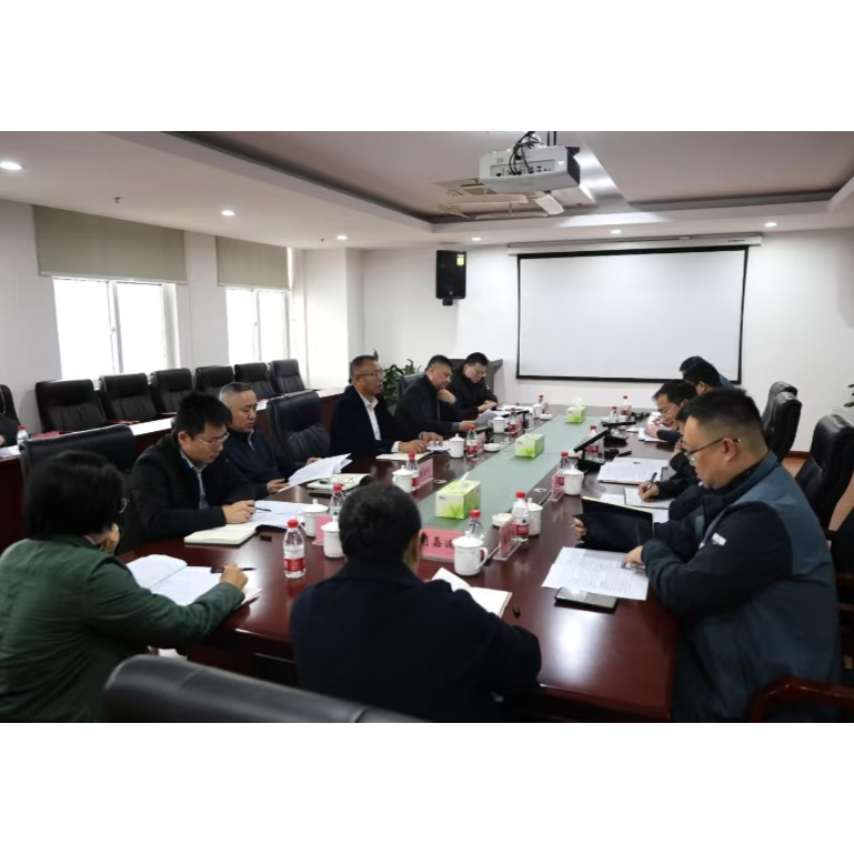 刘世斌一行到果园集装箱公司专题调研