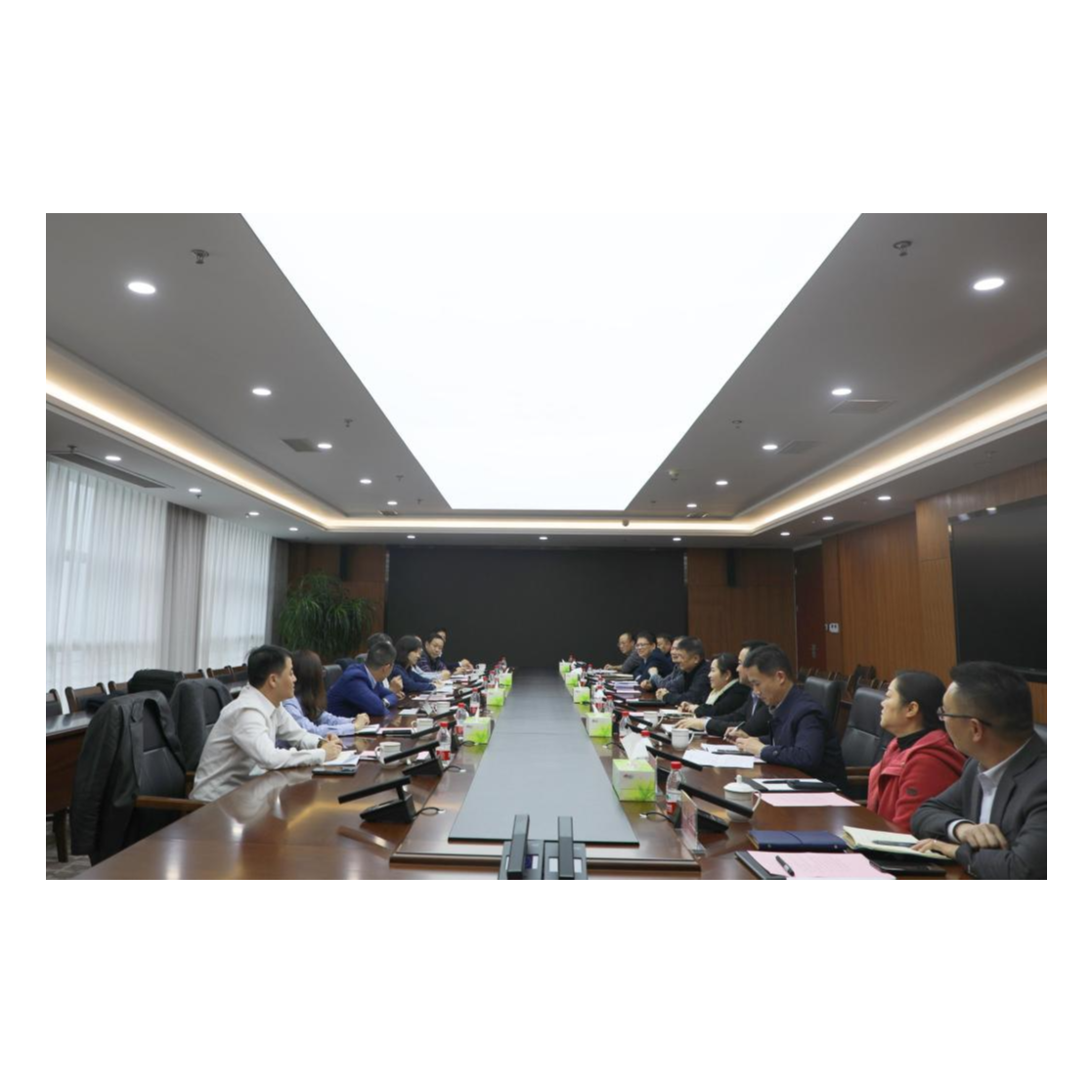 苏州港管委会副主任邵建林率队赴重庆港调研
