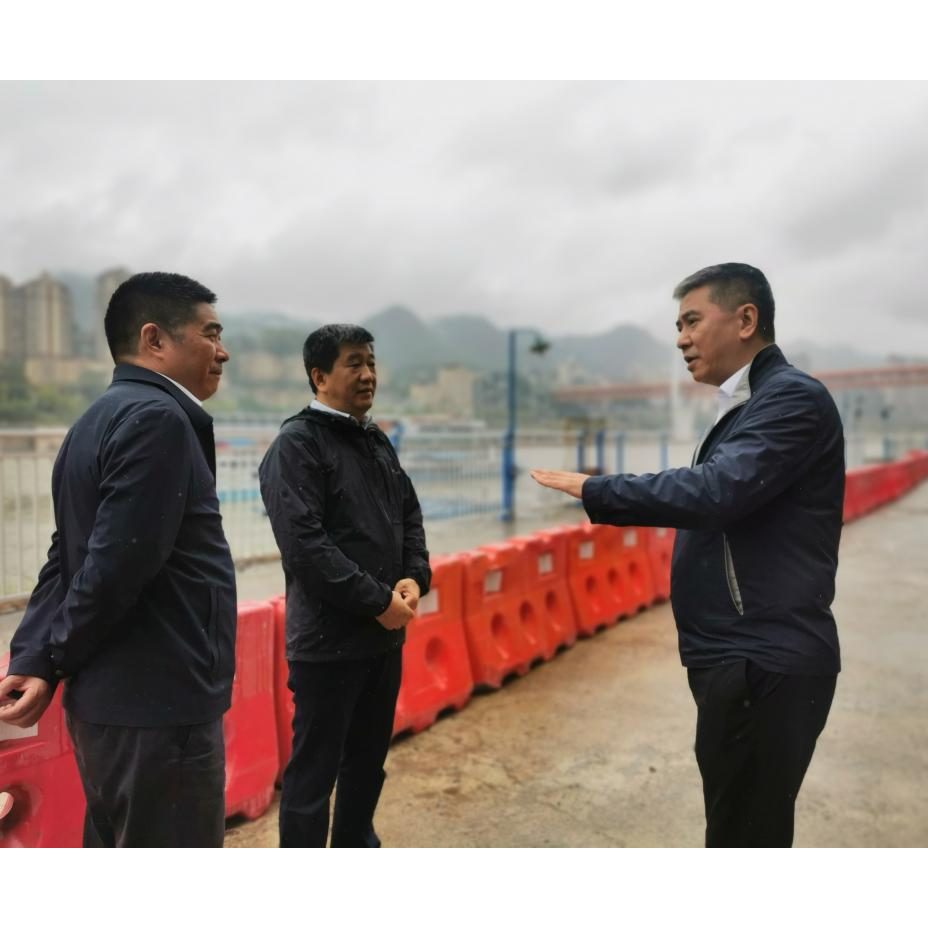 屈宏一行到客运总站检查安全生产工作