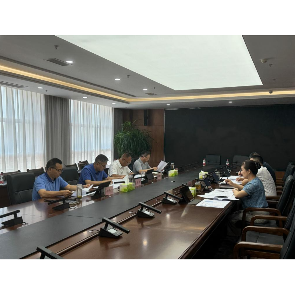 重庆港党委召开2024年第8次党委理论学习中心组学习会