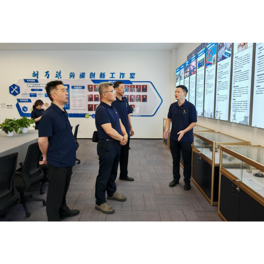 夏日送清凉 慰问暖人心——刘红伟到果园集装箱公司开展高温慰问